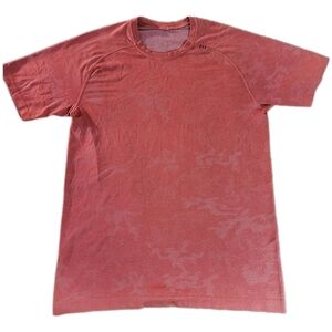 Lululemon \ Metal Vent Tech Short-Sleeve T Shirt / M / Red Camo